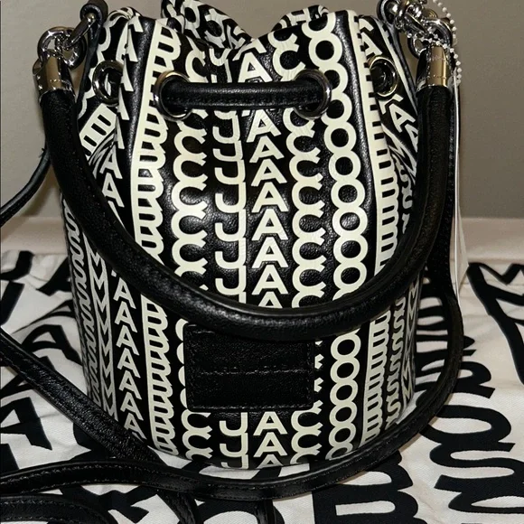 New Marc Jacobs Black and White Mini Bucket Bag. - Picture 3 of 10